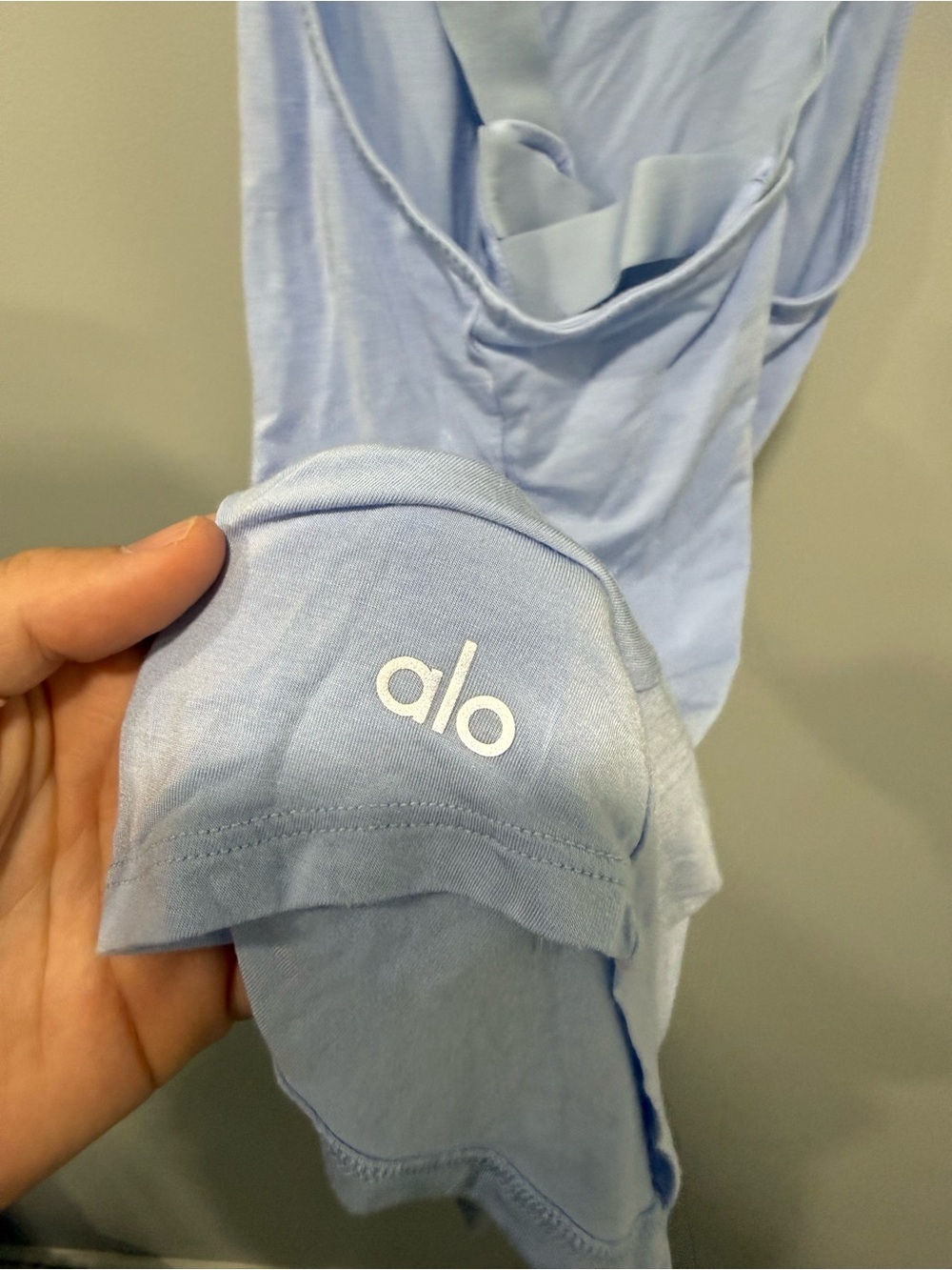 Alo cross back tank - Picture 2 of 5